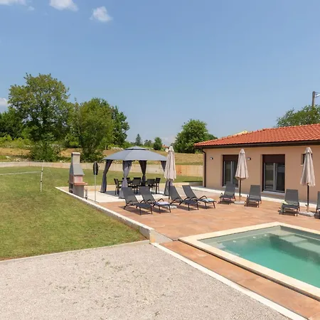 بيت للعطل Ferienvilla 'villa Xenia By Interhome لابين