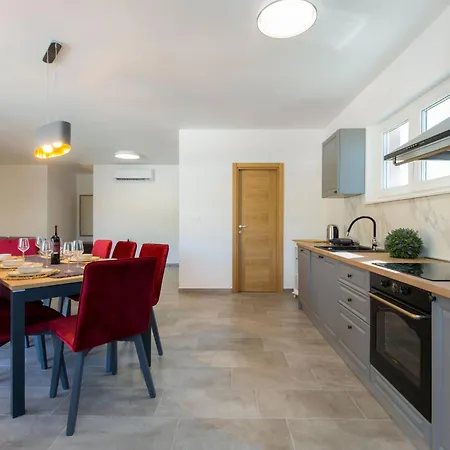 Holiday home Ferienvilla 'villa Xenia By Interhome Labin (Istria)